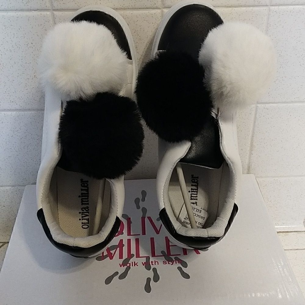 Olivia Miller Pom pom Sneaker Women's 7